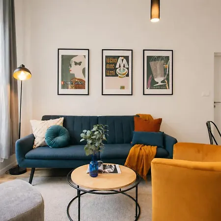 Beautiful Riverside - Colonnade View Apartman *